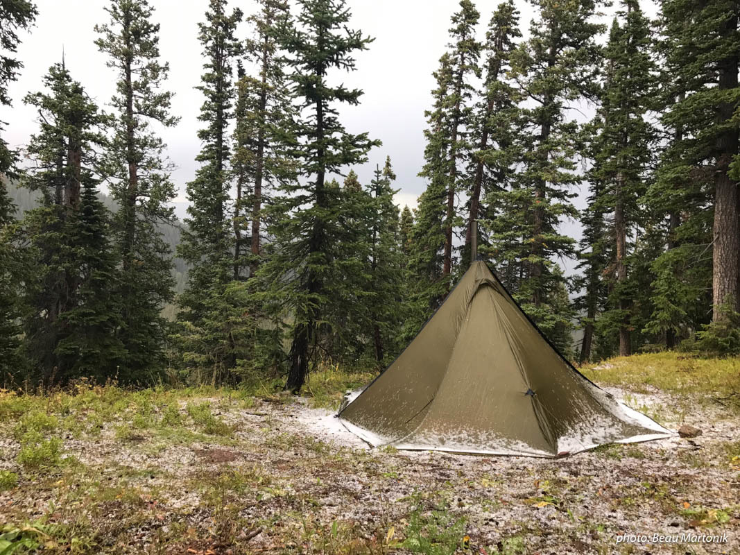 Tent with snow hunting in the late seasons in the mountains. Tent with snow hunting in the late seasons in the mountains.